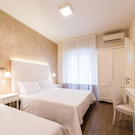 Hotel Soraya - Sawasdee With & Parking