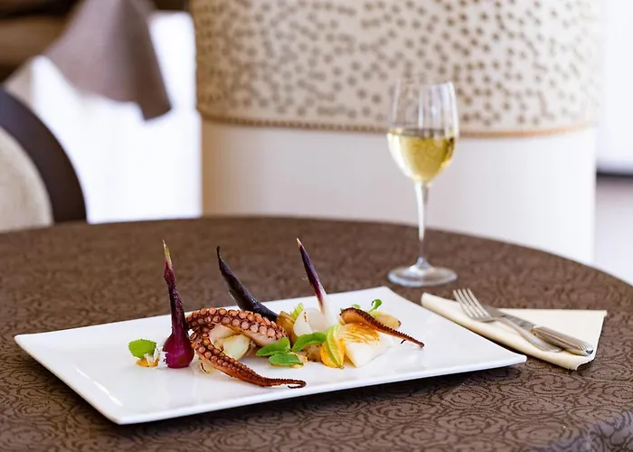 Soraya - Sawasdee With & Parking Hotel