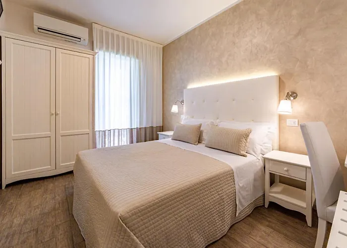 Hotel Soraya - Sawasdee With & Parking