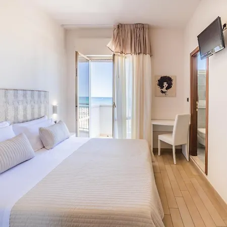 Soraya - Sawasdee With Beach, Restaurant & Parking 3* Riccione