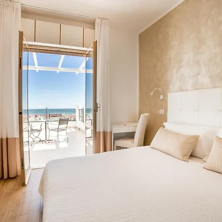 Soraya - Sawasdee With Beach, Restaurant & Parking Hotel 3*