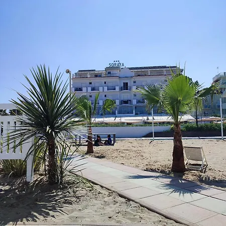 Soraya - Sawasdee With Beach, Restaurant & Parking