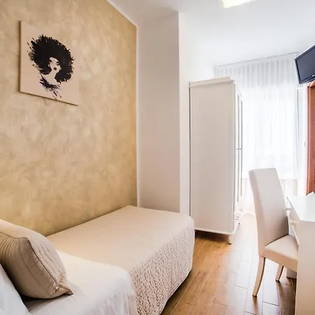 Soraya - Sawasdee With & Parking Отель 3*