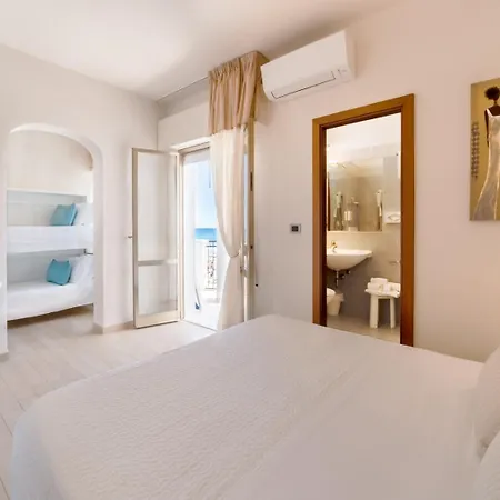 Soraya - Sawasdee With Beach, Restaurant & Parking
