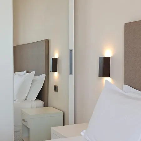 Soraya - Sawasdee With Beach, Restaurant & Parking Hotel 3*