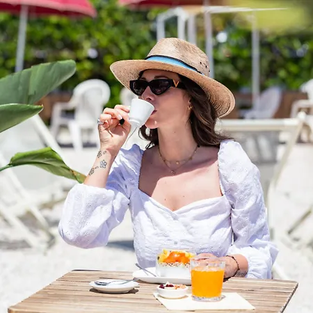 ホテル Soraya - Sawasdee With Beach, Restaurant & Parking