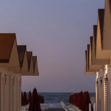 Soraya - Sawasdee With Beach, Restaurant & Parking Hotel Riccione
