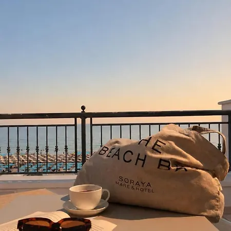 Soraya - Sawasdee With Beach, Restaurant & Parking ホテル リッチョーネ