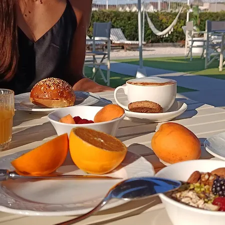 ホテル Soraya - Sawasdee With Beach, Restaurant & Parking
