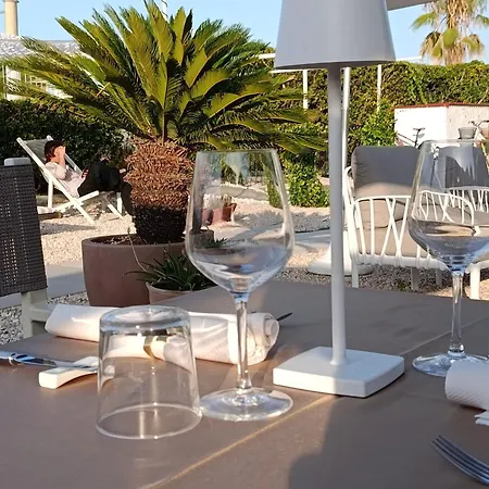 Soraya - Sawasdee With Beach, Restaurant & Parking リッチョーネ
