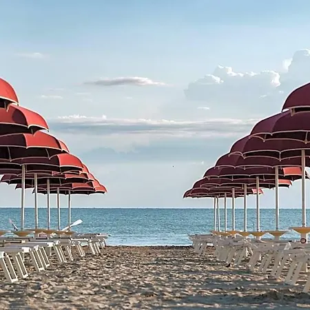 Soraya - Sawasdee With Beach, Restaurant & Parking