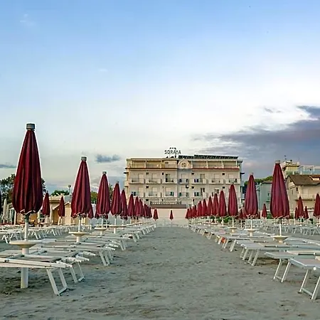 Soraya - Sawasdee With Beach, Restaurant & Parking 3*