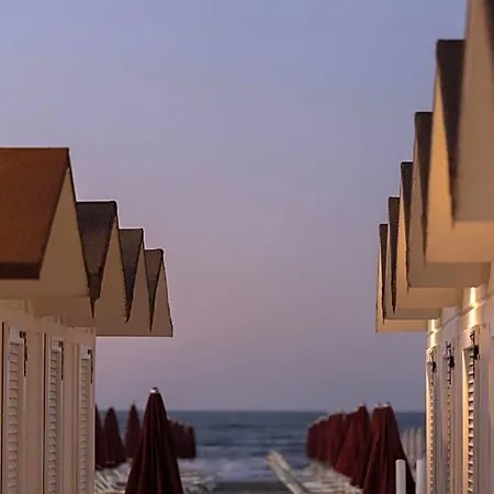מלון Soraya - Sawasdee With Beach, Restaurant & Parking 3*