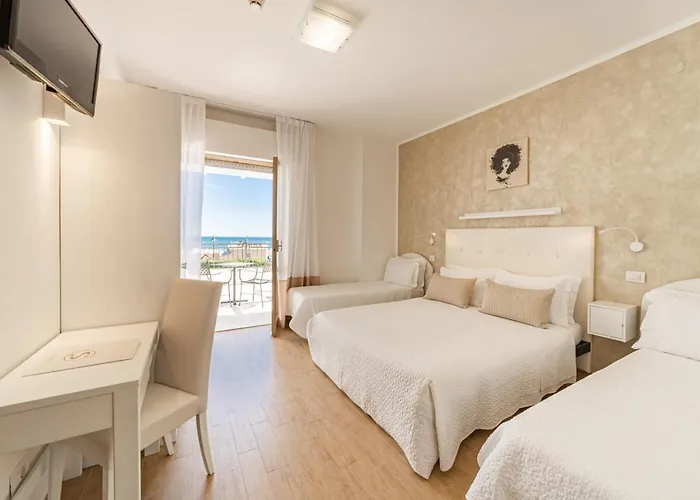 Soraya - Sawasdee With & Parking Hotel