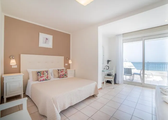 Soraya - Sawasdee With & Parking